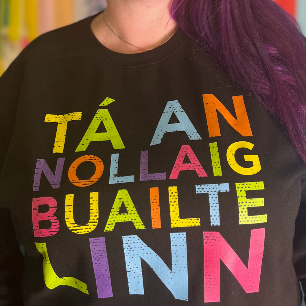 Nollaig Buailte Linn Sweater