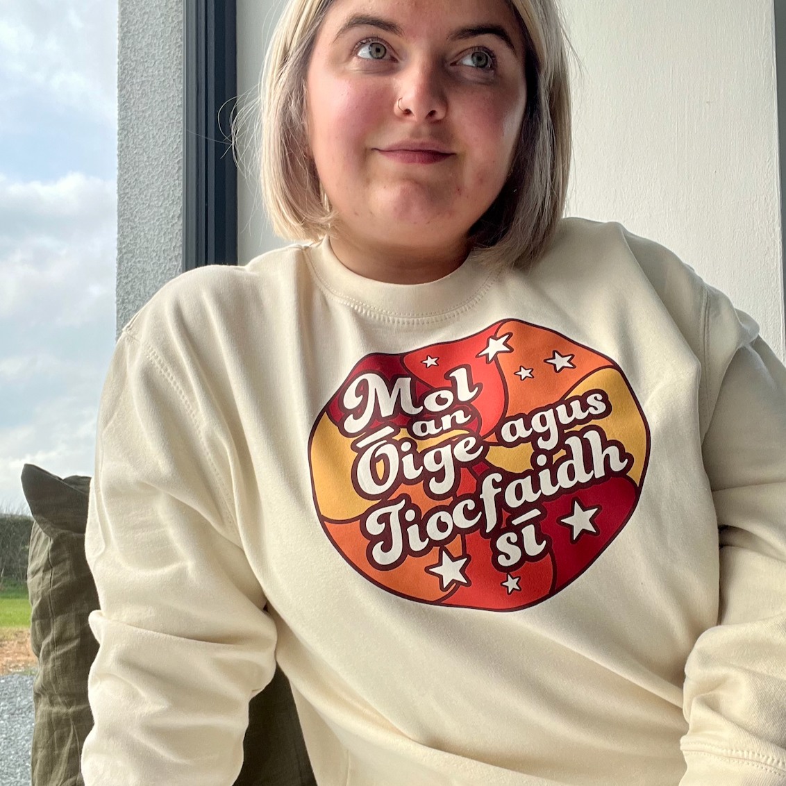Mol An Óige Sweater