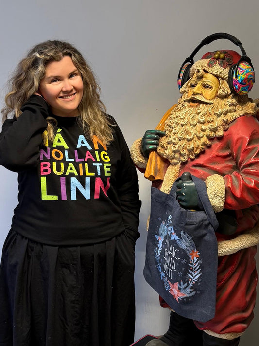 Nollaig Buailte Linn Sweater